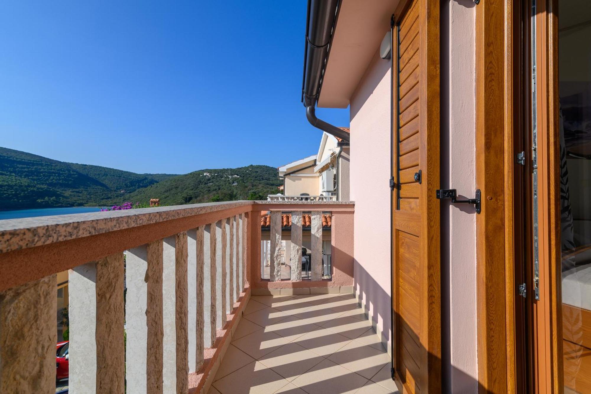 Apartments By The Sea Duga Luka - Prtlog, Labin - 2335 Exteriér fotografie