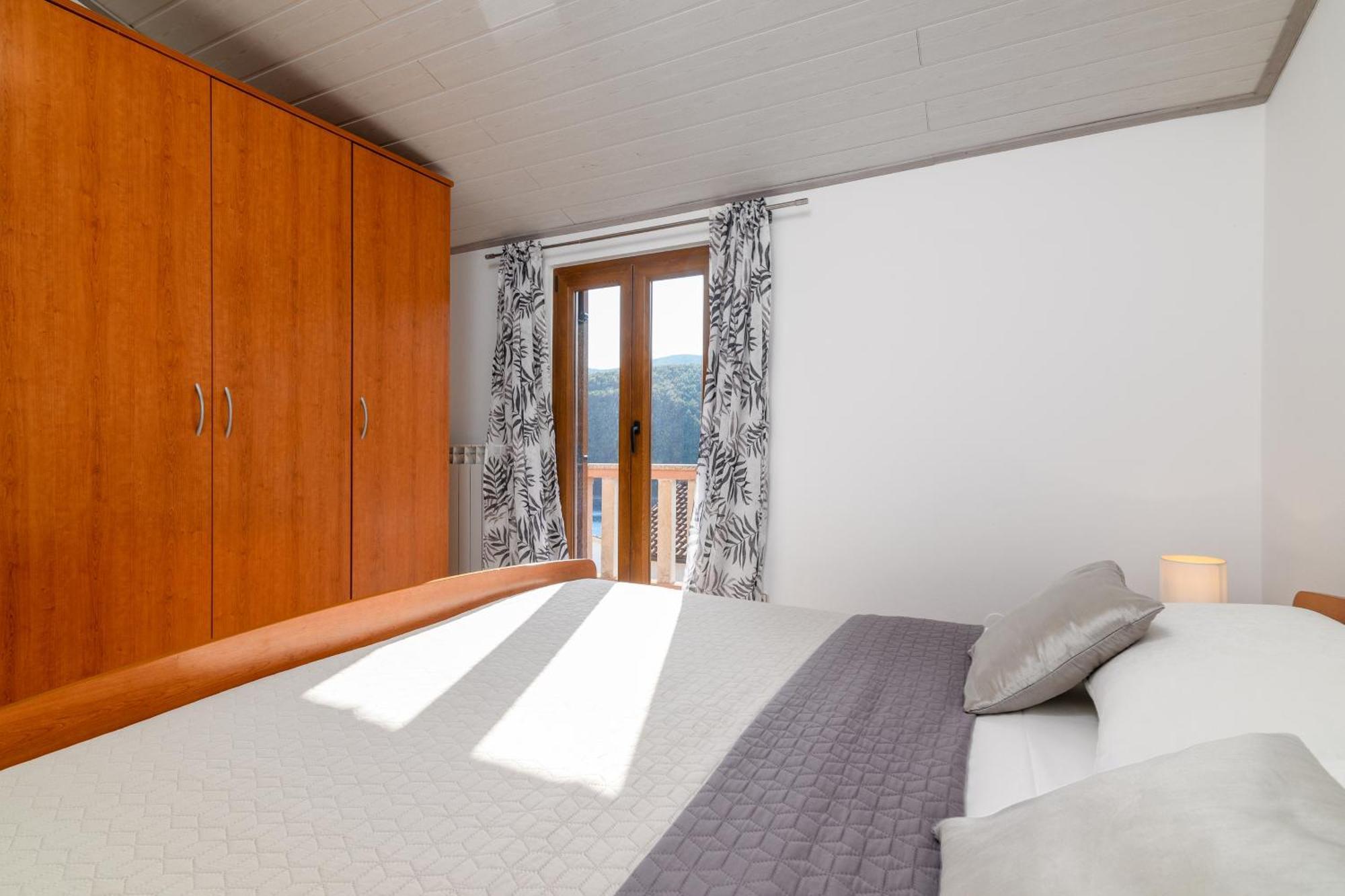 Apartments By The Sea Duga Luka - Prtlog, Labin - 2335 Pokoj fotografie